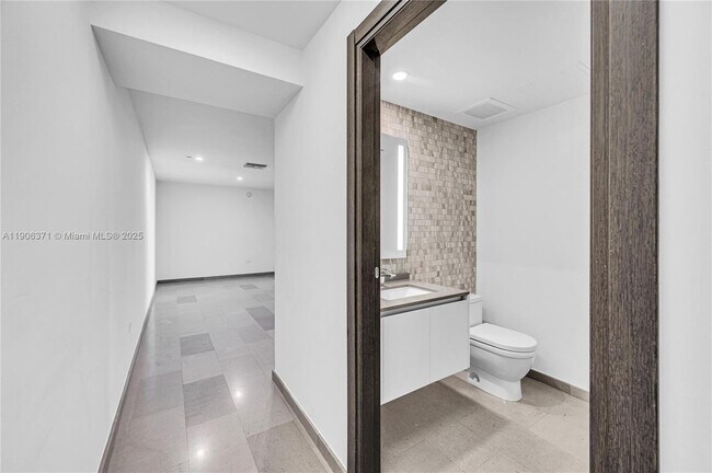 Building Photo - 88 SW 7th St