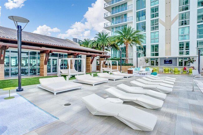 Building Photo - 330 Sunny Isles Blvd