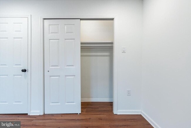 Building Photo - 32 E Elm St