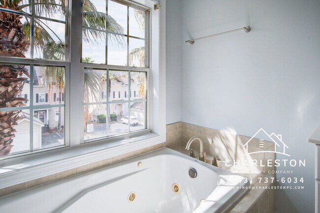 Building Photo - 4902 Lake Palmetto Ln