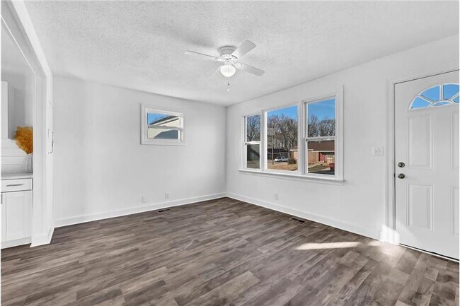 Building Photo - 248 Caldwell Ln
