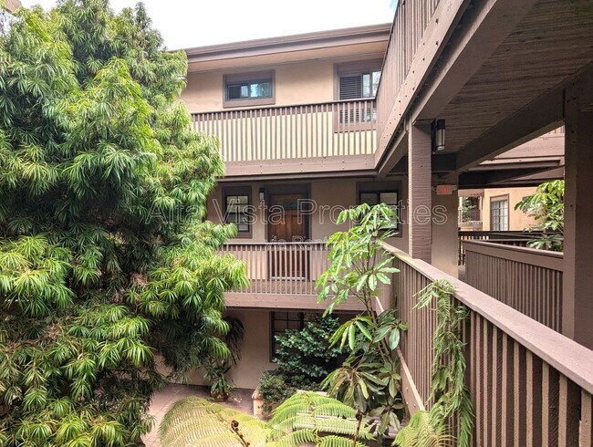 Building Photo - 8850 Villa La Jolla Dr