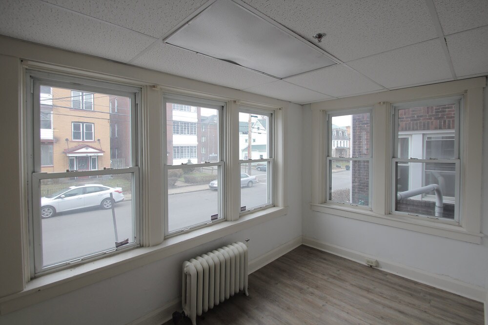 Building Photo - 505 South Ave