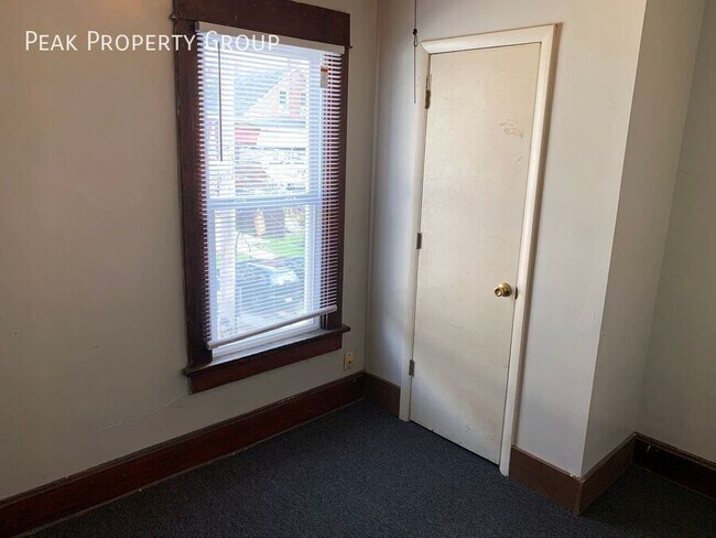 Building Photo - 293 E 14th Ave