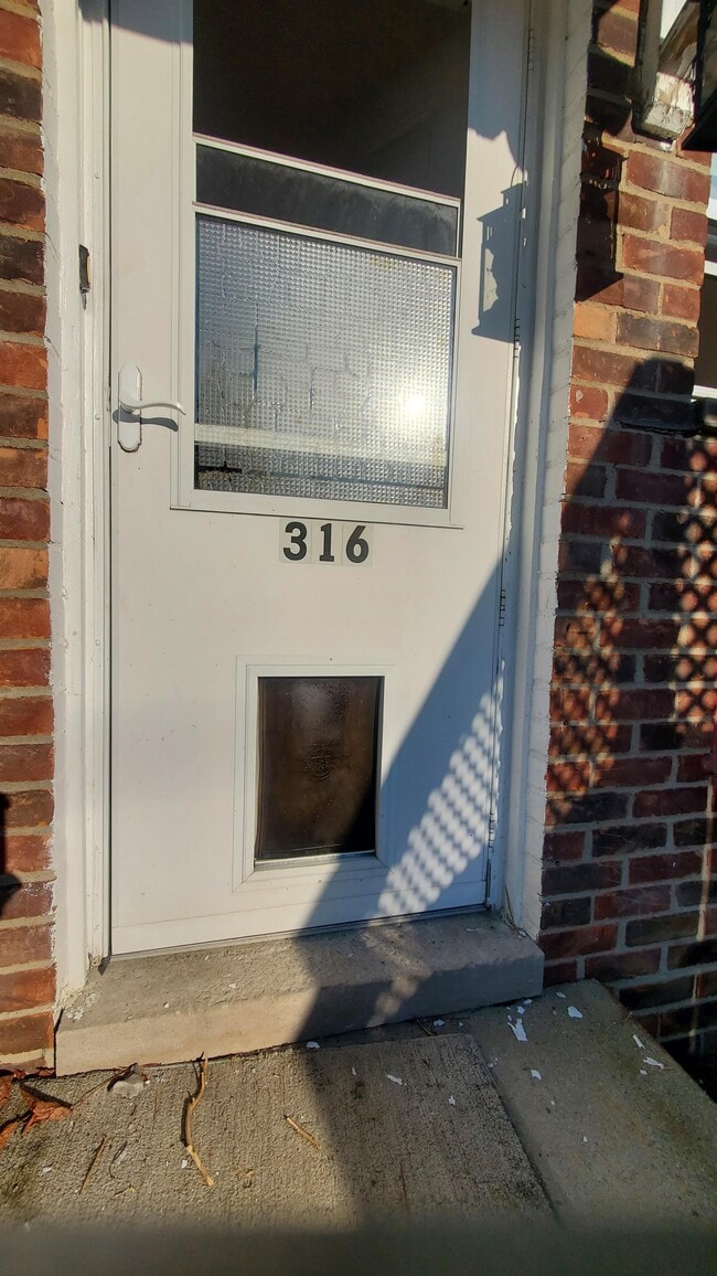 Building Photo - 316 Sheffield Ave