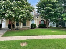 Building Photo - 1046 Elm Dr