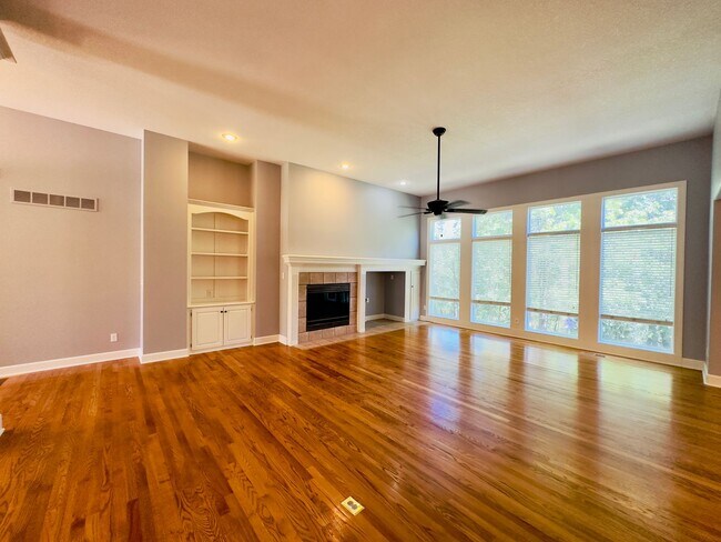 Building Photo - {6411} Enchanted Lake Estates + Updated Kitchen, Fresh Paint Throughout +  Main Floor Primary Bed...