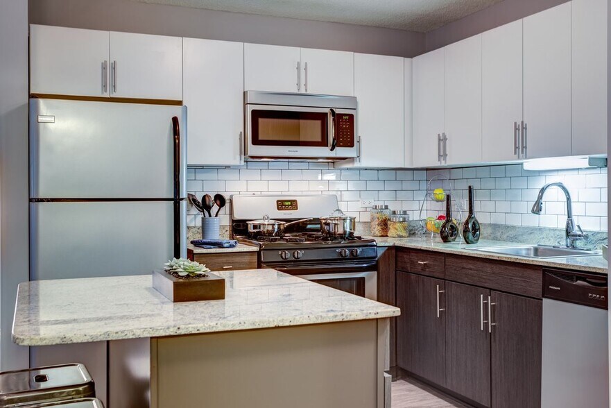 Building Photo - 180 N Jefferson St