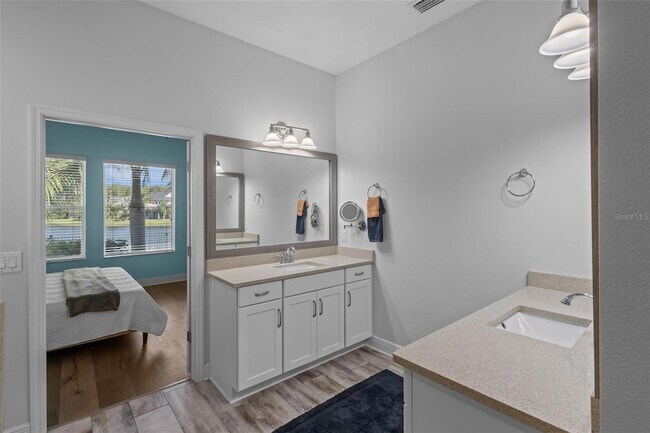 Building Photo - 2515 Portico St