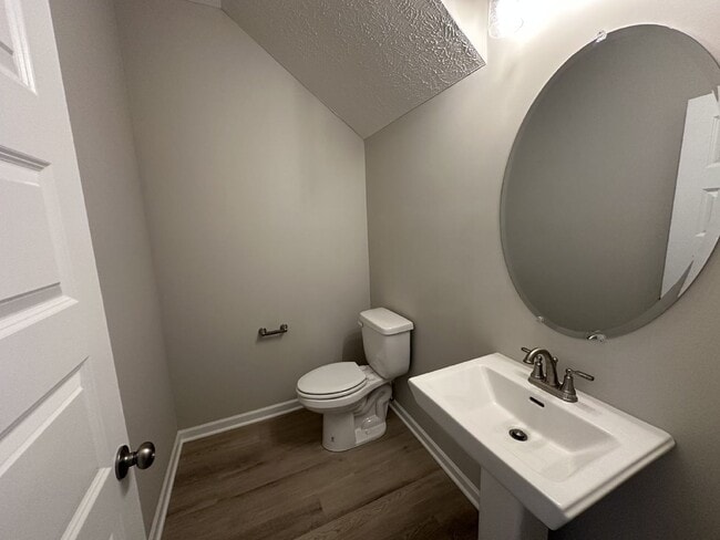 Building Photo - Brand New 3 Bed 2.5 Bath Townhome In Shelbyville