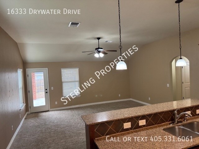 Building Photo - 16333 Drywater Dr