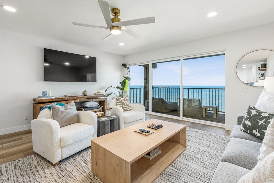 Building Photo - 145 S Shore Dr