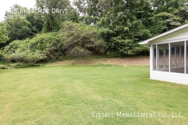 Building Photo - 408 Cherokee Dr