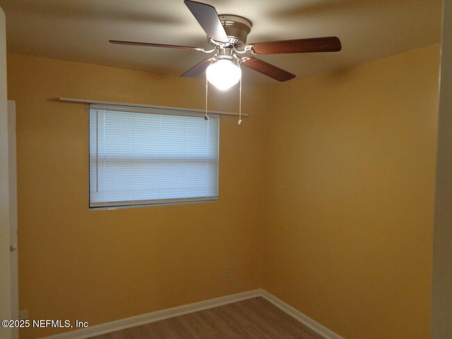Building Photo - 1050 Mantes Ave