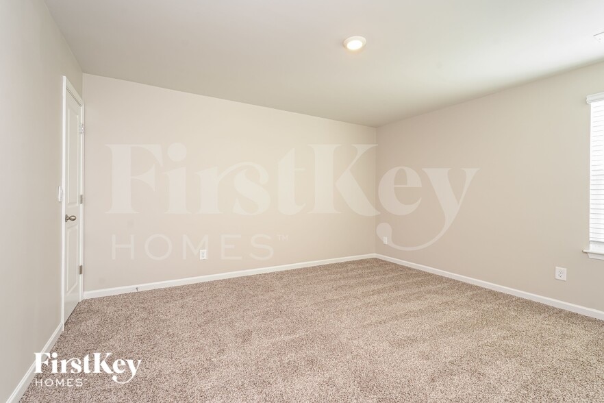 Building Photo - 6850 Keeneland Dr