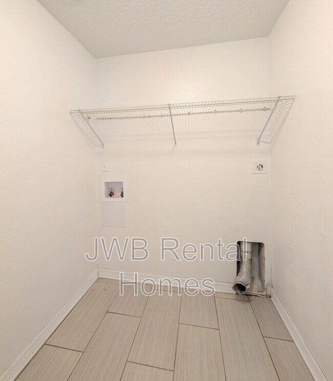 Building Photo - 5430 Shady Pine St S