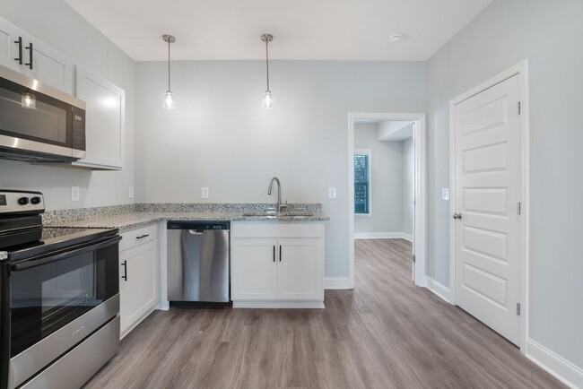 Building Photo - 22 Highland Blf Wy