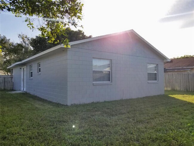 Building Photo - 1517 Kelby Rd
