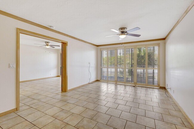 Building Photo - 3901 S Flagler Dr