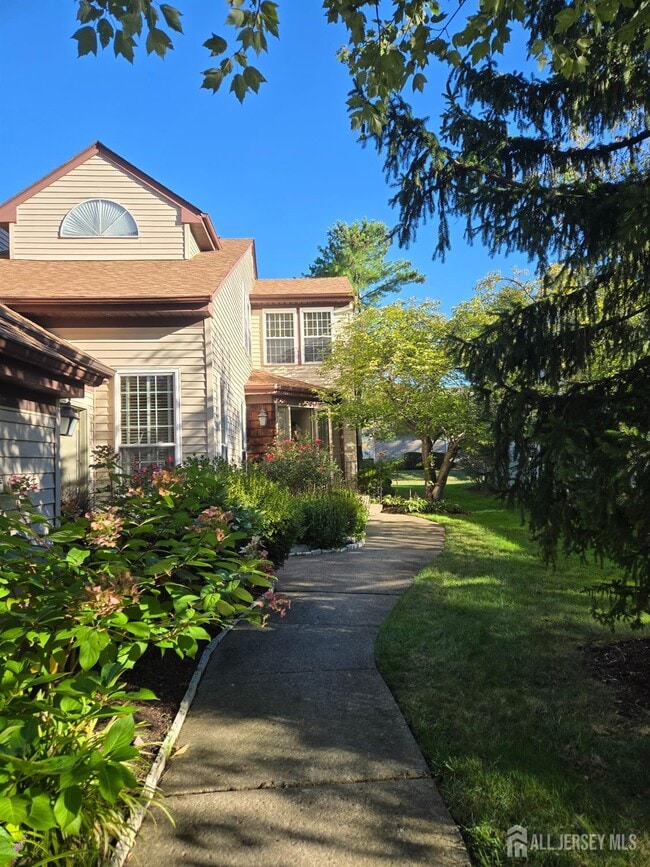 Building Photo - 14A Canterbury Dr