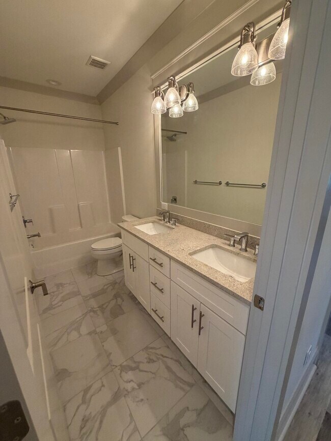 Building Photo - 67 Heron's Crossing