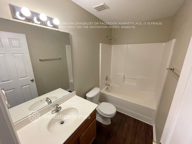 Building Photo - 1134 Delander Ln