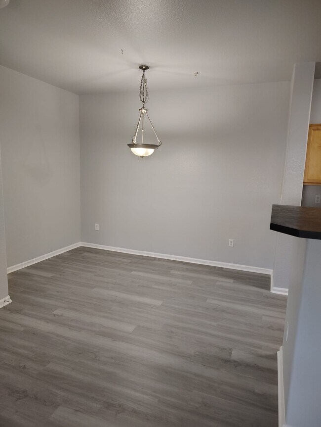Building Photo - 15700 E Jamison Dr