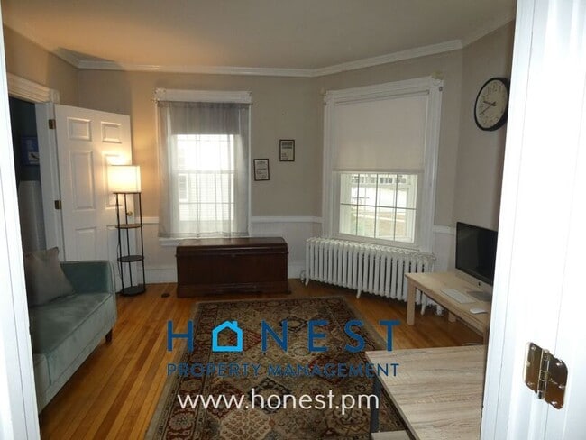 Building Photo - 106 Sewall St