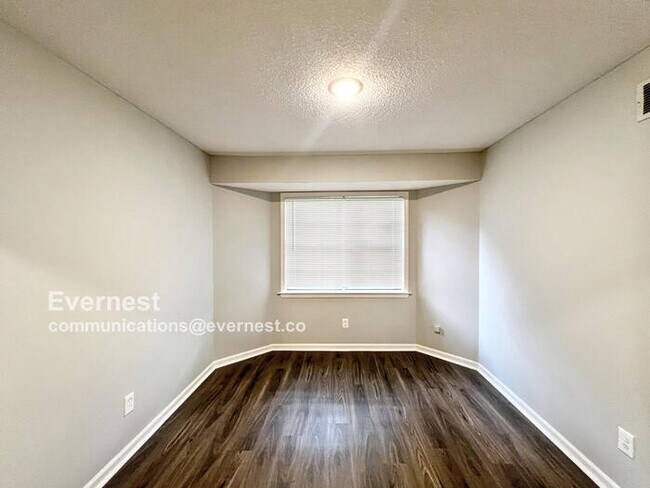 Building Photo - Beautiful 4-Bedroom Home with Spacious Liv...