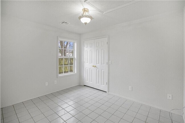 Building Photo - 1169 NE Monroe St