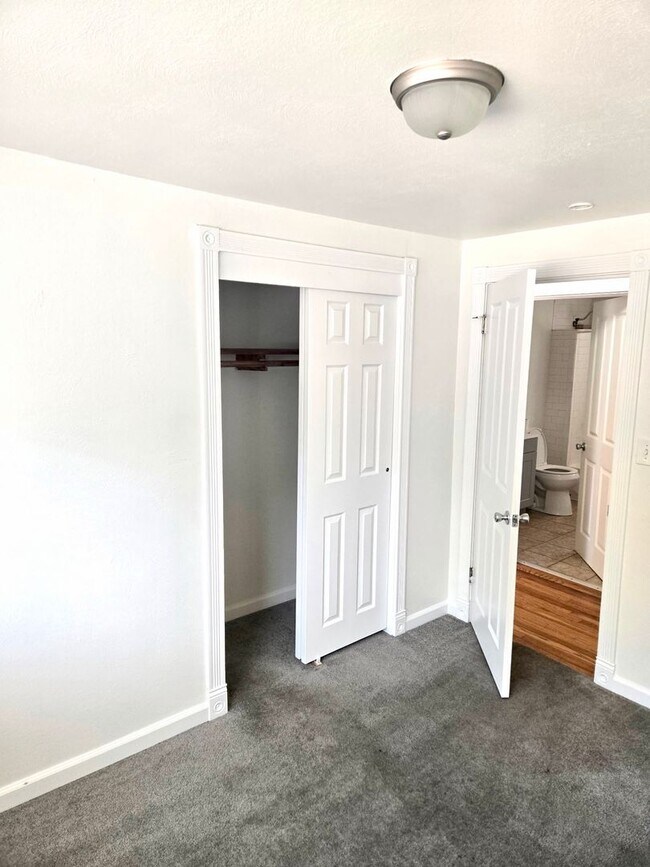 Building Photo - 3613 Grandview Dr W
