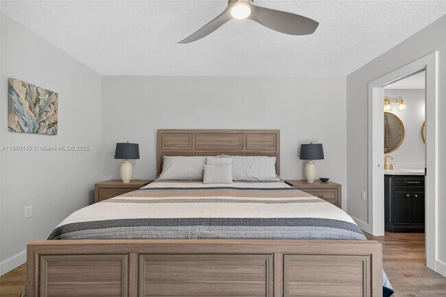 Building Photo - 2701 27th Ct