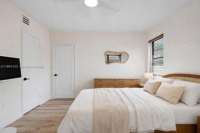 Building Photo - 1275 Marseille Dr