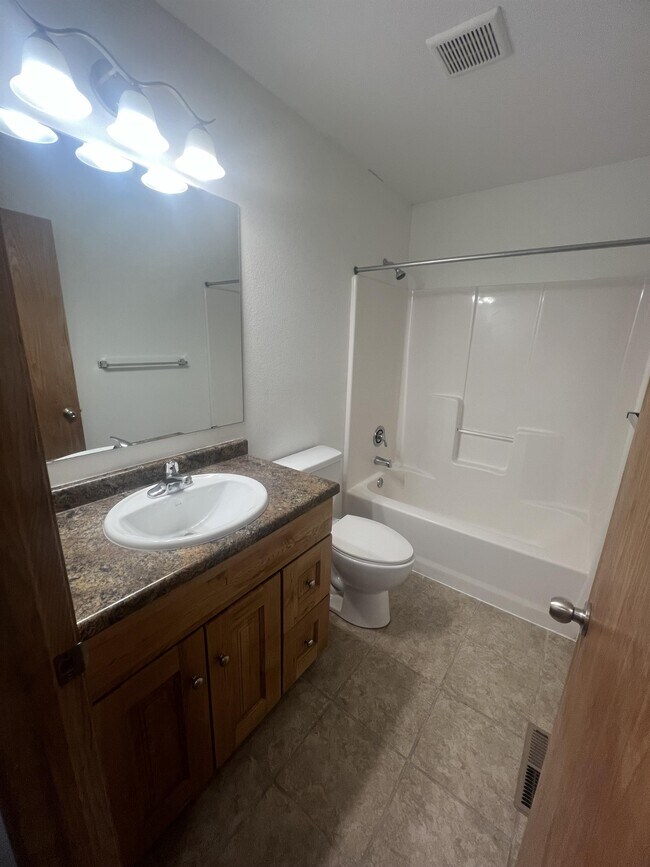 Building Photo - 3322 8th St W