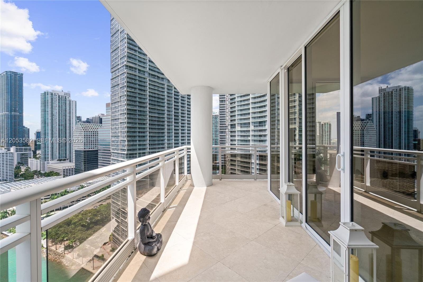 Building Photo - 901 Brickell Key Blvd