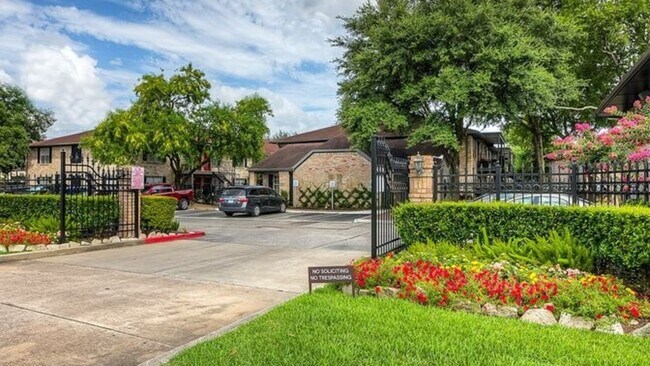 Building Photo - 16339 Stuebner Airline Rd