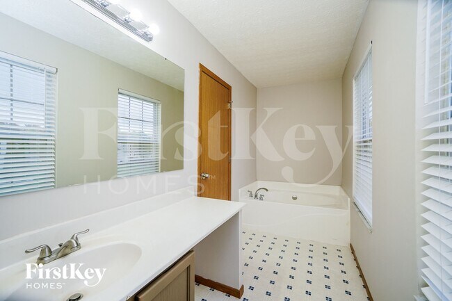 Building Photo - 212 Strathsprey Dr