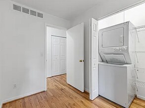 Building Photo - 750 Trailwood Path