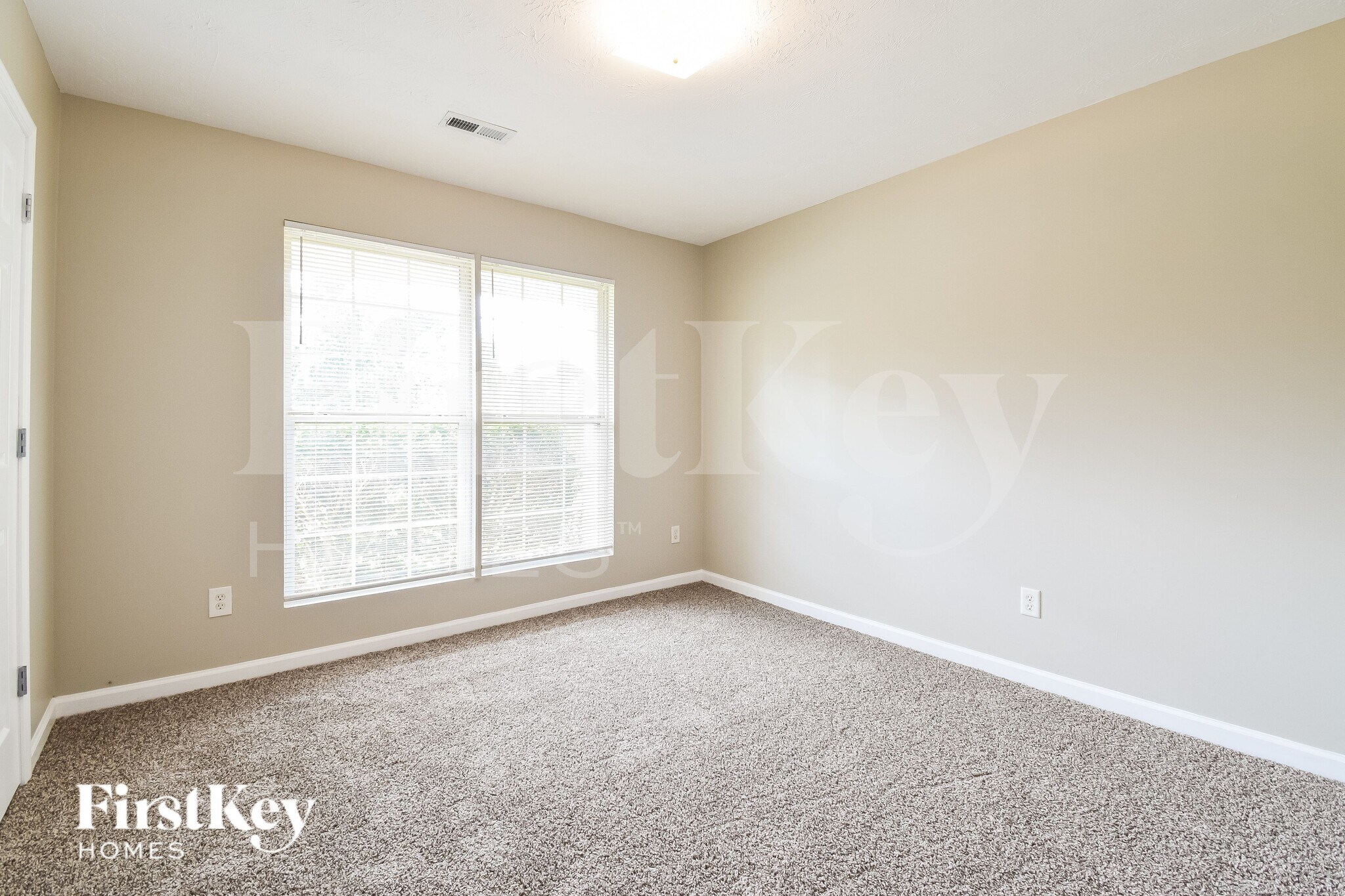 Building Photo - 738 Trickle Ln