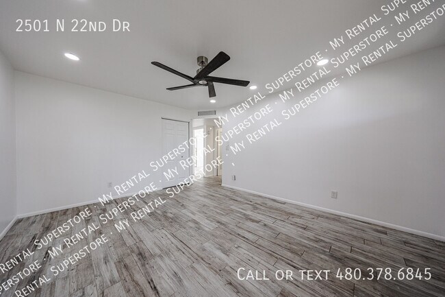 Building Photo - 2501 N 22nd Dr
