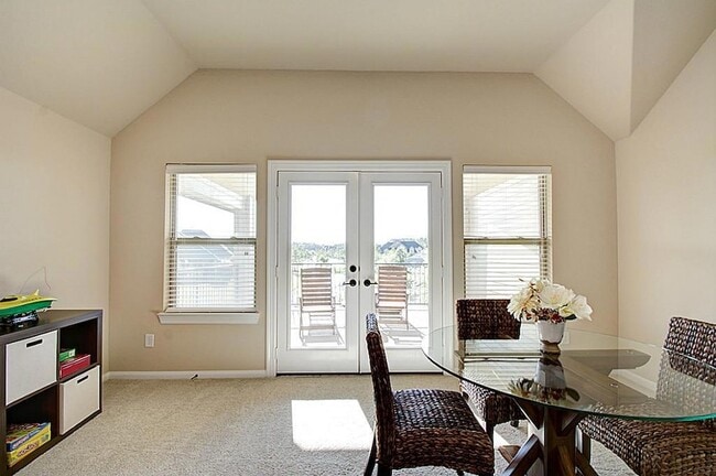 Building Photo - 10 Cayuga Pond Ct