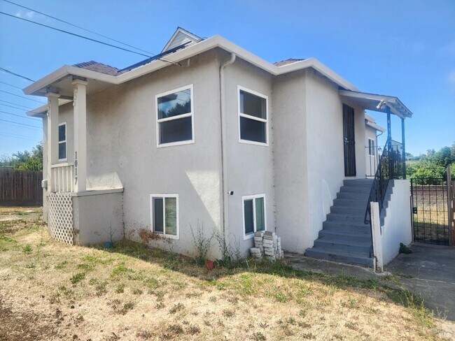 Building Photo - 1017 Taylor Ave