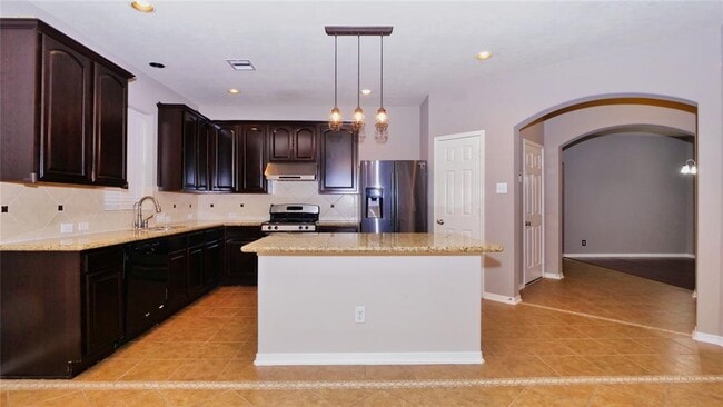 Building Photo - 6426 Black Bamboo Ln