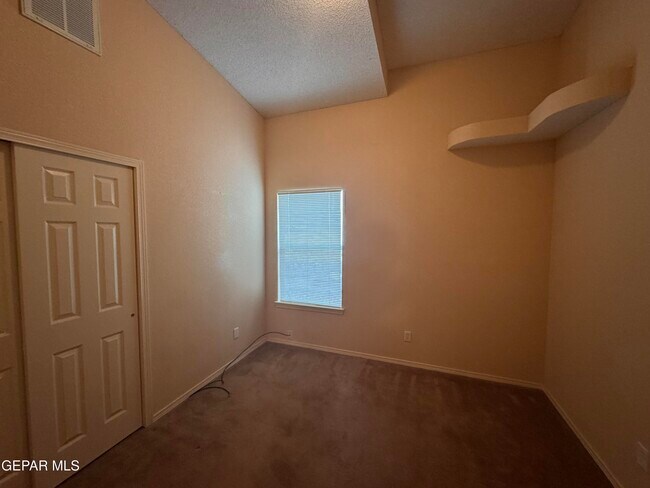 Building Photo - 6700 Hermoso Del Sol Dr