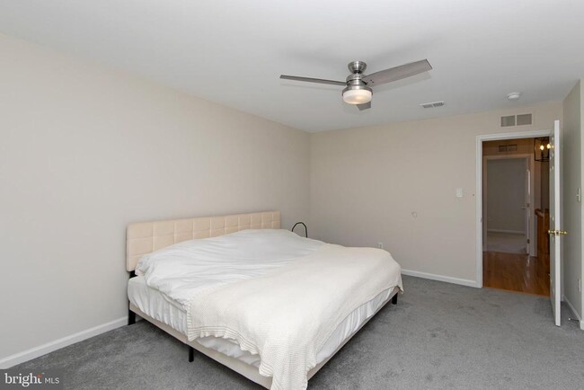 Building Photo - 156 Liberty Way