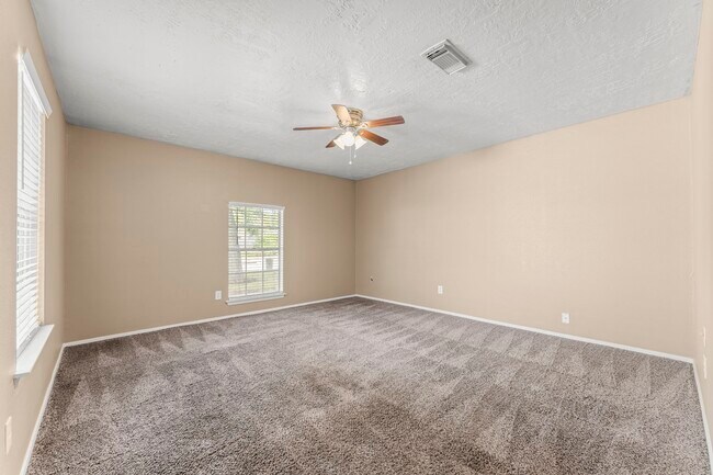 Building Photo - 17219 Camberwell Green Ln