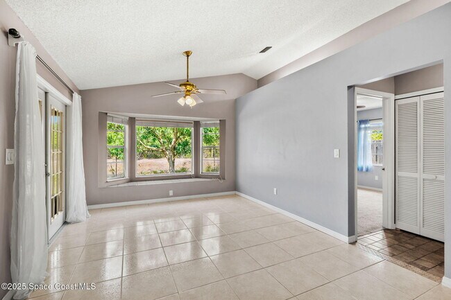 Building Photo - 3390 Floral Palm Blvd