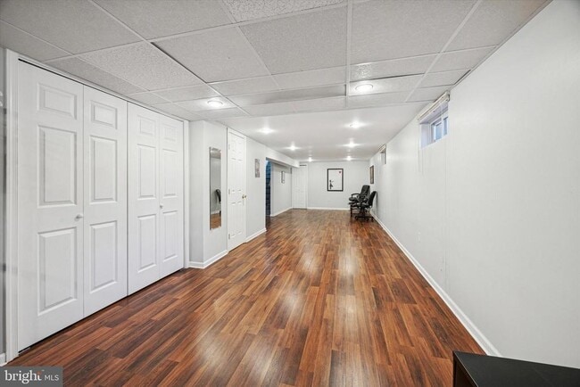 Building Photo - 318 Brentwood Ave