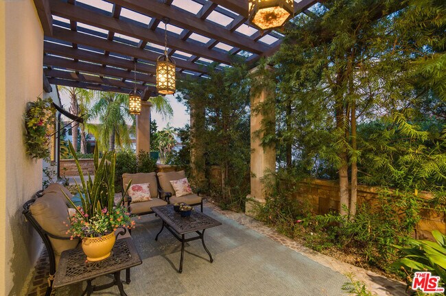 Building Photo - 24908 Bella Vista Dr