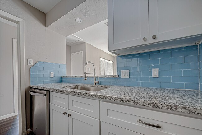 Building Photo - 7315 Housman